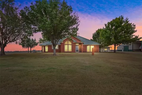 380 Berry Dr, Robinson, TX 76706