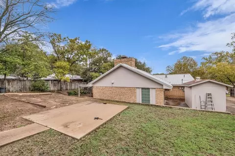 Exterior - 4000 N 30th St, Waco, TX 76708 photo 4 of 5