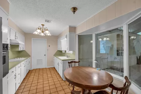 Kitchen - 4000 N 30th St, Waco, TX 76708 photo 2 of 2