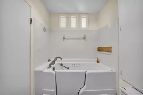 Bath - 4000 N 30th St, Waco, TX 76708 photo 2 of 2