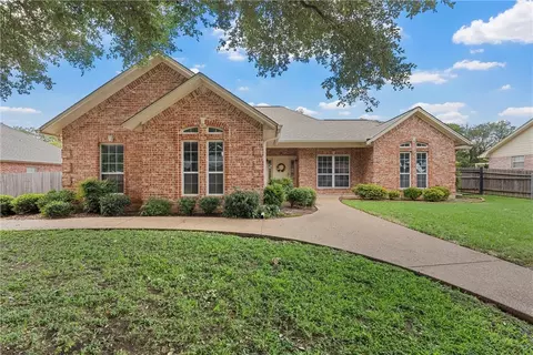1104 S Harrison St, West, TX 76691