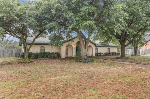 Exterior - 200 Opal St, Hewitt, TX 76643 photo 3 of 4