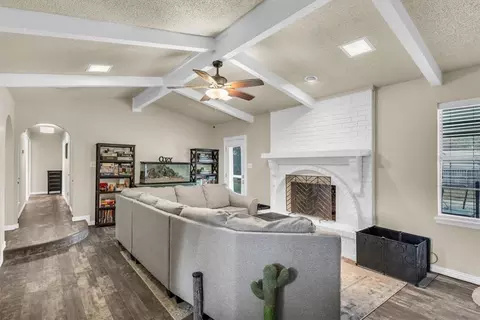 Entry Way - 200 Opal St, Hewitt, TX 76643 photo 1 of 2