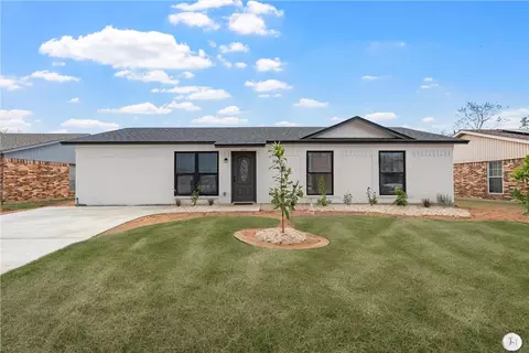 205 Rachel Rd, Mcgregor, TX 76657
