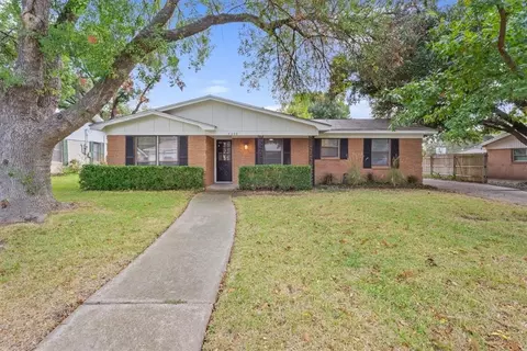 5206 Loch Lomond Dr, Waco, TX 76710