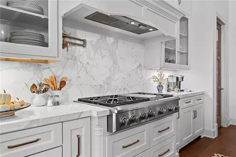 Kitchen - 7050 Ledge Stone Dr, Mcgregor, TX 76657 photo 4 of 7