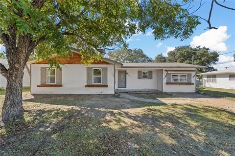 105 S Lakeview Dr, Waco, TX 76705