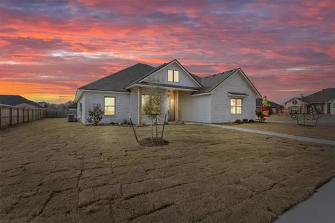102 Great Trail Rd, Riesel, TX 76682