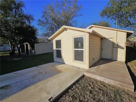 815 W State St, Groesbeck, TX 76642