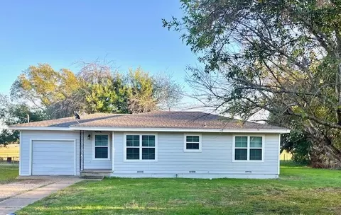 116 W Birch St, Elm Mott, TX 76640