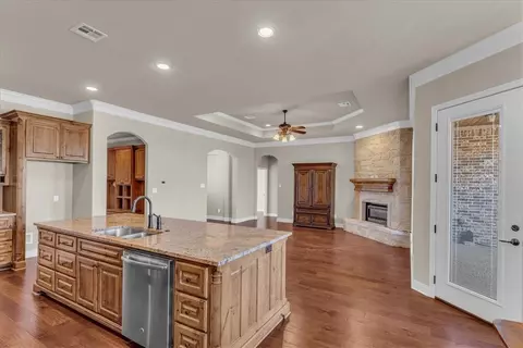 125 Emmalyn Dr, Hewitt, TX 76643 photo 5