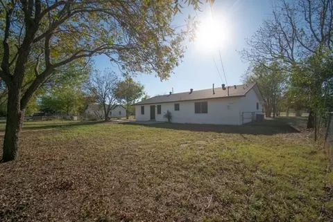512 Arthur St, Mcgregor, TX 76657 photo 15