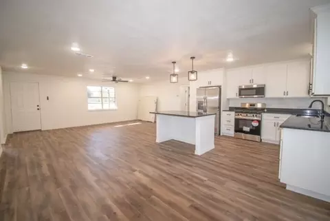 512 Arthur St, Mcgregor, TX 76657 photo 5
