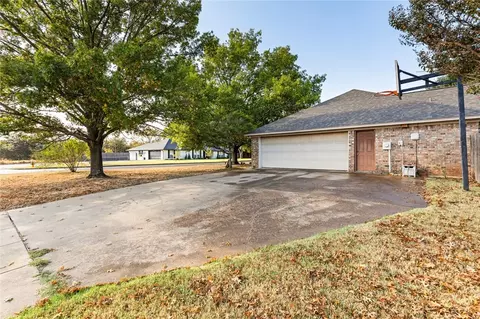 Exterior - 26 Buttercup Cir, Waco, TX 76708 photo 5 of 18
