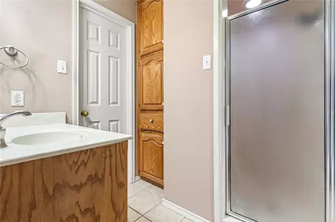 Bath - 26 Buttercup Cir, Waco, TX 76708 photo 7 of 7