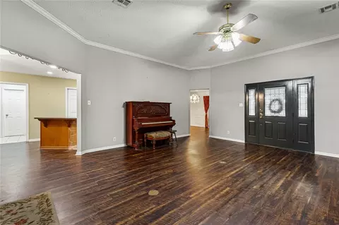 Living - 26 Buttercup Cir, Waco, TX 76708 photo 3 of 6