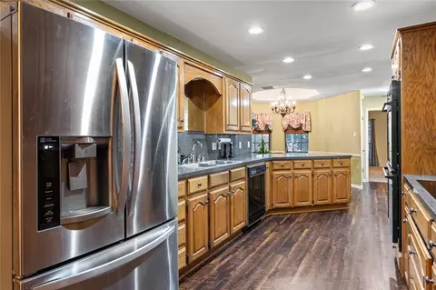 Kitchen - 26 Buttercup Cir, Waco, TX 76708 photo 1 of 3
