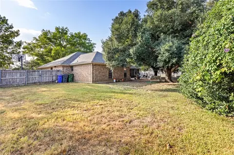Exterior - 26 Buttercup Cir, Waco, TX 76708 photo 14 of 18