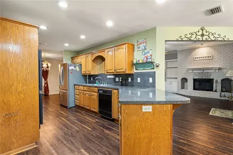 Kitchen - 26 Buttercup Cir, Waco, TX 76708 photo 3 of 3