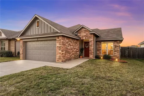 3916 S Fork Ranch Rd, Waco, TX 76705