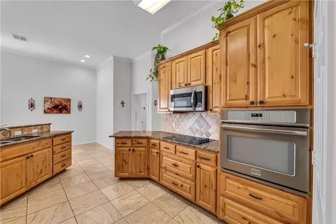 Kitchen - 554 Southern Vw, Lorena, TX 76655 photo 1 of 3