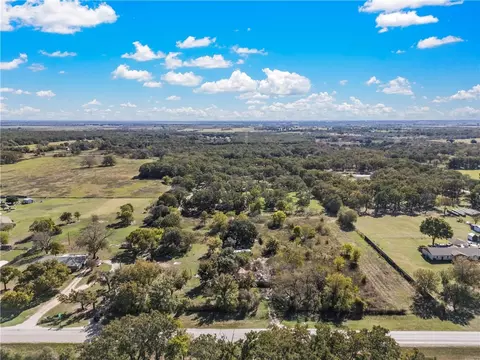 1056 E Central, Golinda, TX 76655 photo 4
