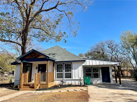 618 Monroe St, Mcgregor, TX 76657