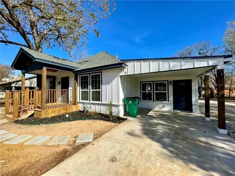 618 Monroe St, Mcgregor, TX 76657 photo 3
