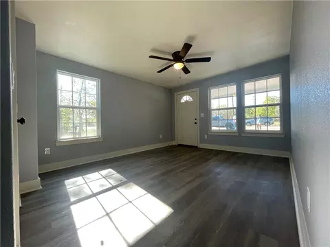 618 Monroe St, Mcgregor, TX 76657 photo 32