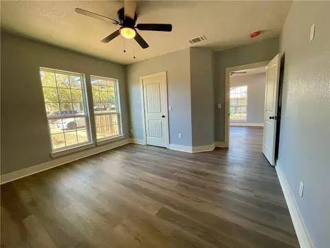 618 Monroe St, Mcgregor, TX 76657 photo 25