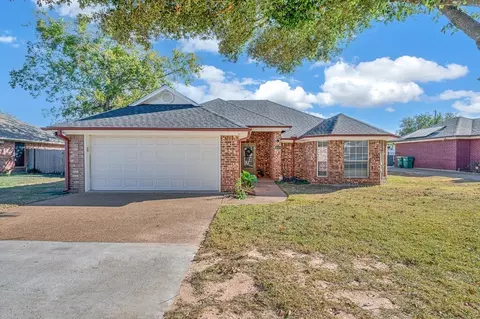 217 Lux Dr, Robinson, TX 76706