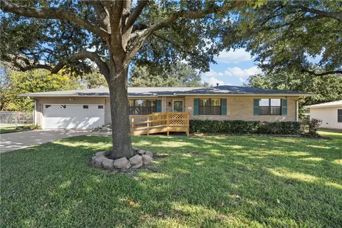 309 Catalina Dr, Woodway, TX 76712