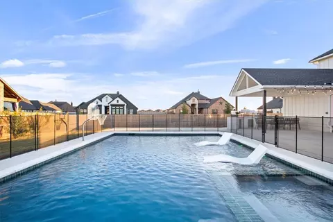 Exterior - 2208 Cushman St, Lorena, TX 76655 photo 9 of 12