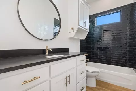 Bath - 2208 Cushman St, Lorena, TX 76655 photo 5 of 7