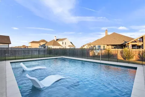 Exterior - 2208 Cushman St, Lorena, TX 76655 photo 5 of 12