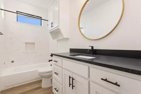 Bath - 2208 Cushman St, Lorena, TX 76655 photo 6 of 7