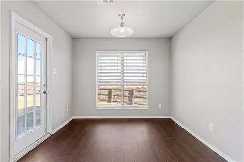 10708 Granada Dr, Waco, TX 76708 photo 5