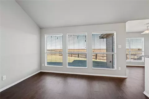 10708 Granada Dr, Waco, TX 76708 photo 4