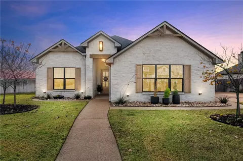 10100 Feather Trace Ln, Waco, TX 76712