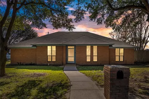 1220 Radisson Dr, Hewitt, TX 76643