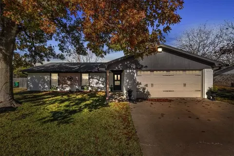 217 Valley View Dr, Waco, TX 76706