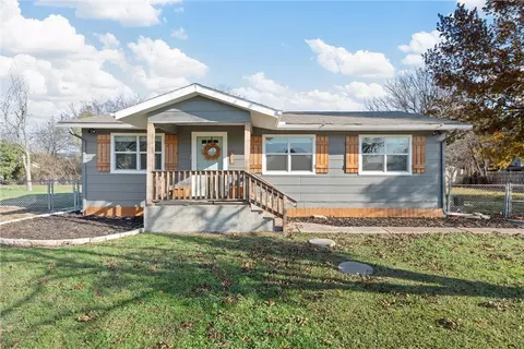 358 Norwood Dr, Woodway, TX 76712