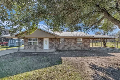 303 Heather St, Fairfield, TX 75840