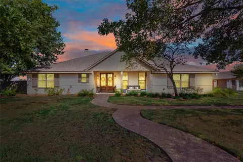 1351 Harris Creek Rd, Mcgregor, TX 76657