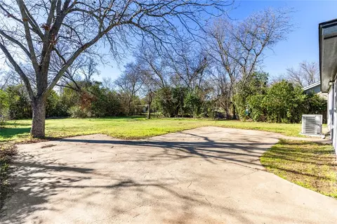 Exterior - 3220 N 26th St, Waco, TX 76708 photo 3 of 5
