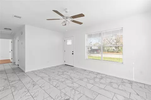 Living - 3220 N 26th St, Waco, TX 76708 photo 4 of 4