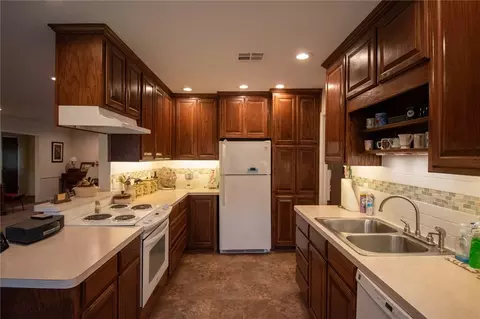 4016 N 27th St, Waco, TX 76708 photo 7