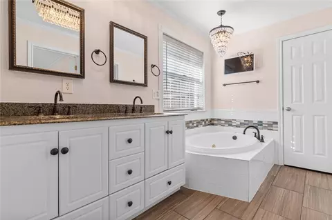 Bath - 125 Grovecreek Dr, Waco, TX 76708 photo 5 of 6