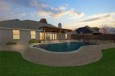 Exterior - 125 Grovecreek Dr, Waco, TX 76708 photo 7 of 9