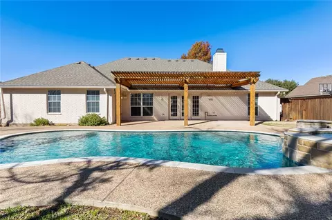 Exterior - 125 Grovecreek Dr, Waco, TX 76708 photo 8 of 9